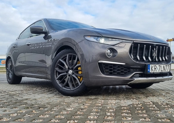 Maserati Levante cena 292999 przebieg: 53000, rok produkcji 2019 z Tarnobrzeg małe 631